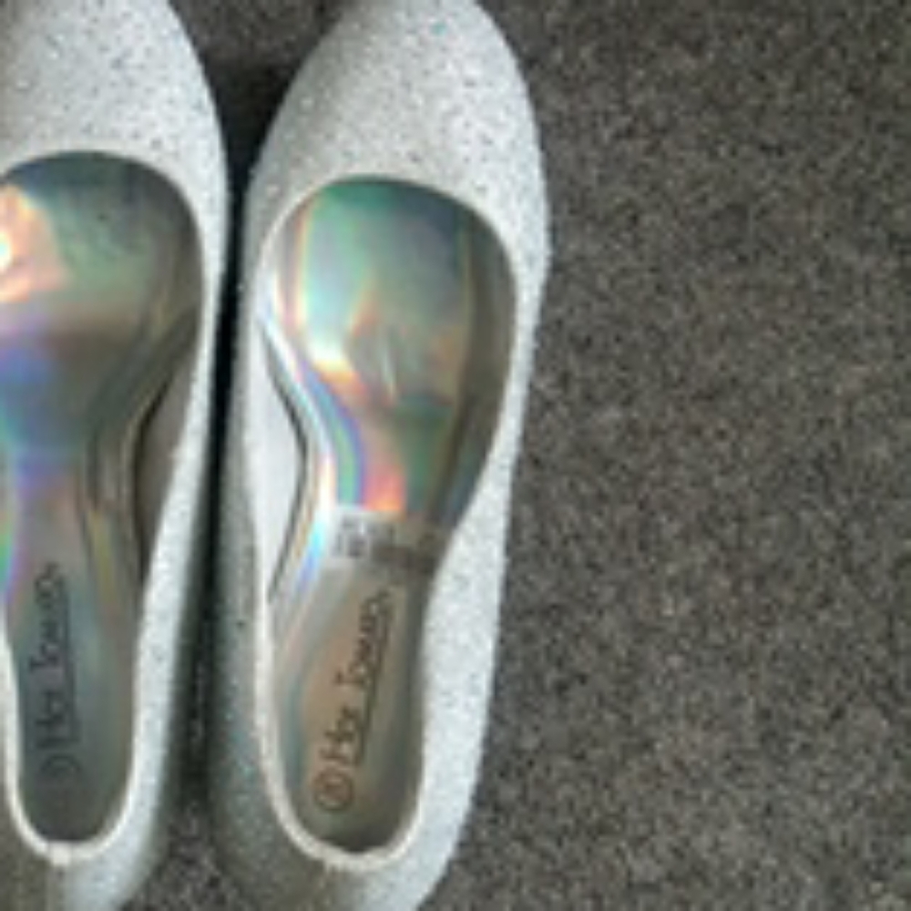 Shoes - Picture 3 of 3